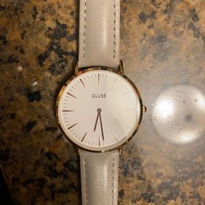 Close women’s watch